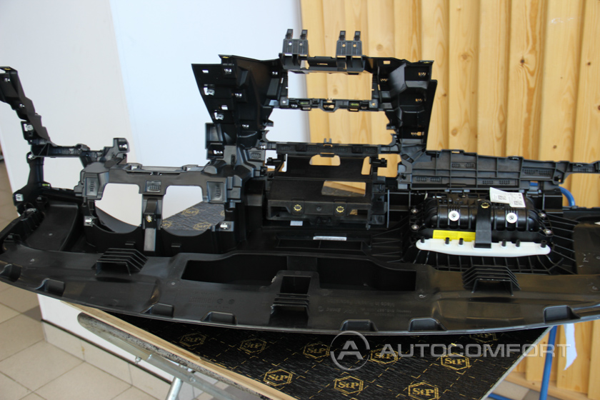 Шумоизоляция торпедо Volkswagen Polo (VI)