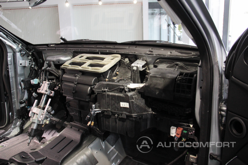 Шумоизоляция торпедо Lincoln Navigator (IV)