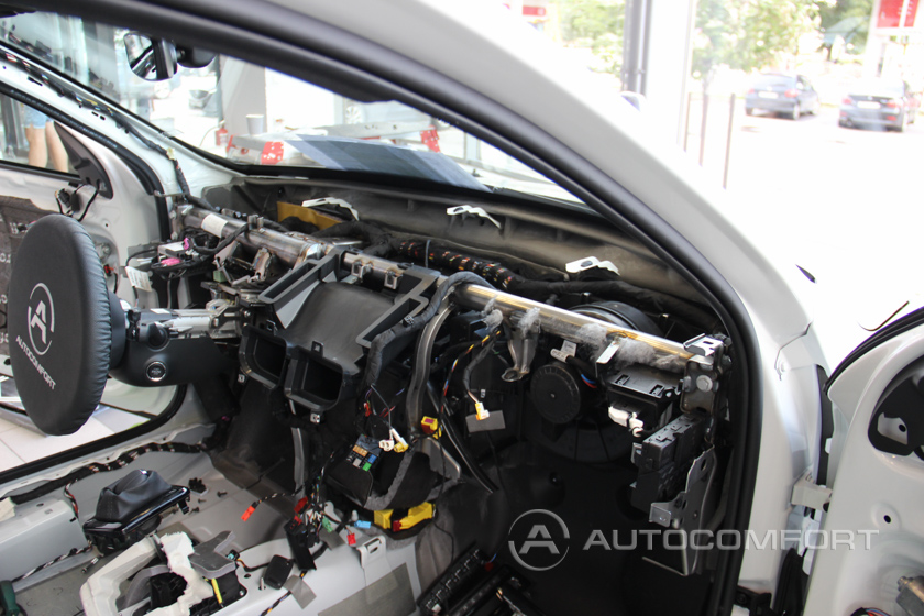 Шумоизоляция торпедо Volkswagen Polo (VI)